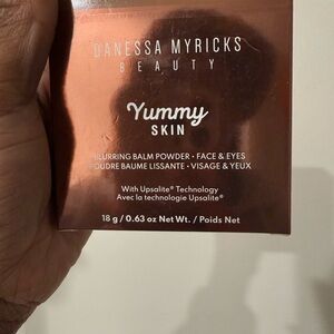 Danessa Myricks Beauty Yummy Skin Blurring Balm Powder - Rich Brown